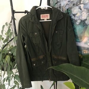 🍃 Mossimo Supply green bomber jacket 🍃